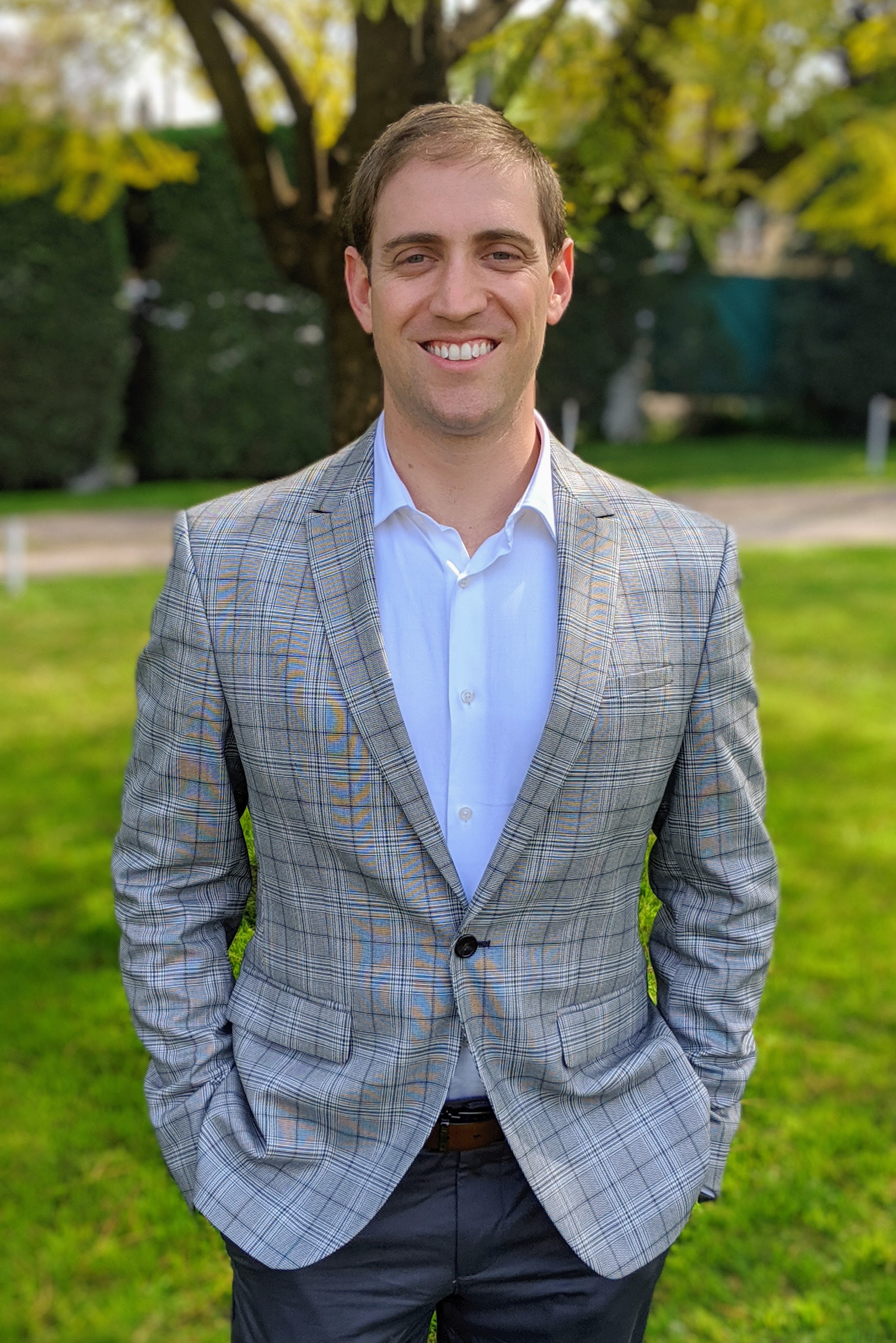 Dr. Daniel Jarovsky